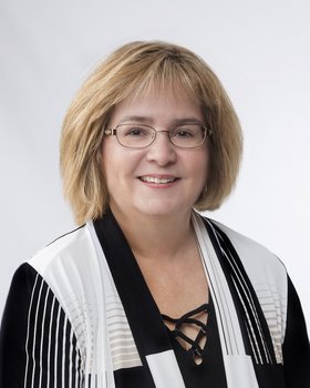 Photo of Esther Shanks